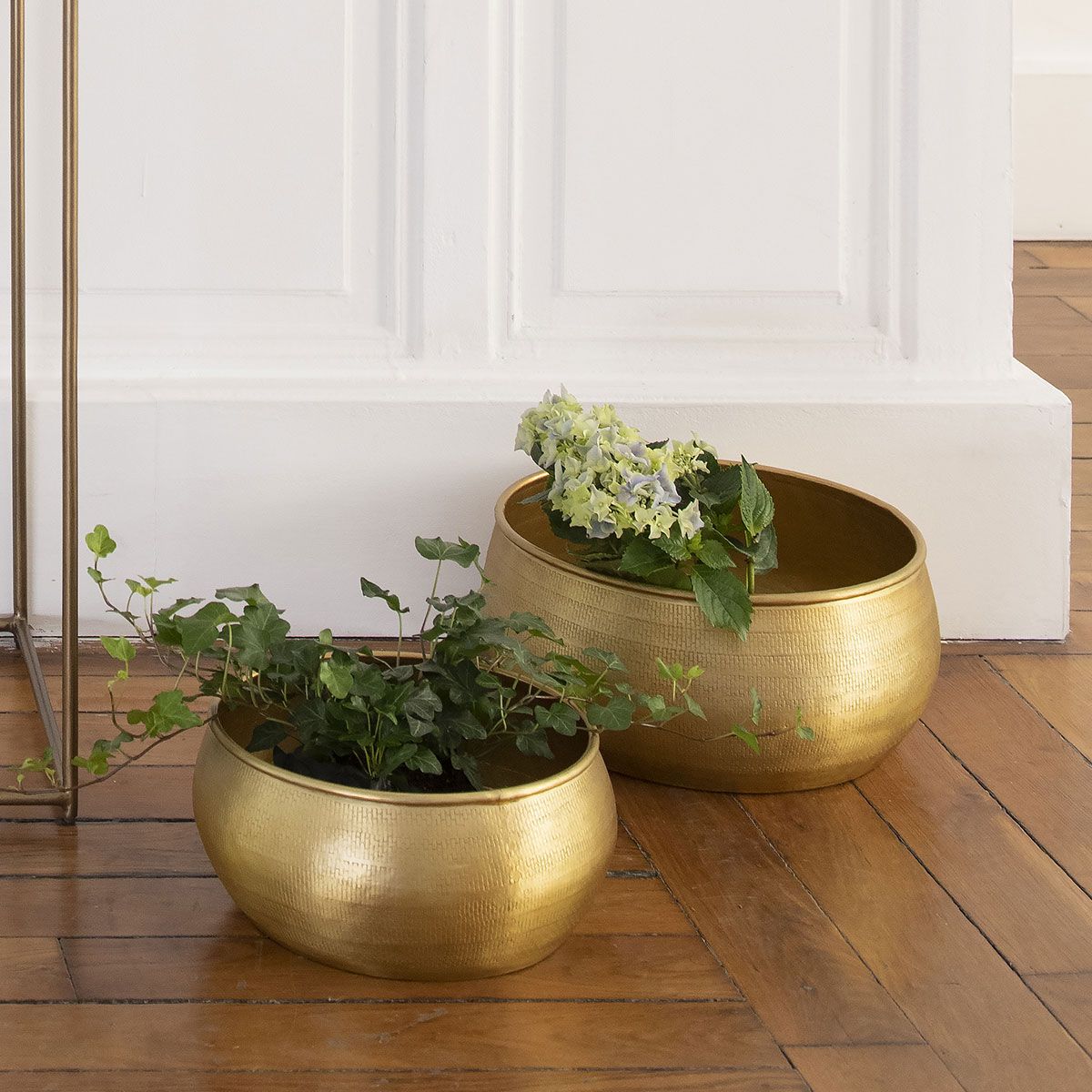 Set di 2 vasi in legno di acacia, vaso di fiori con dettagli in ottone, set  di vasi decorativi fatti a mano, elegante decorazione natalizia -   Italia