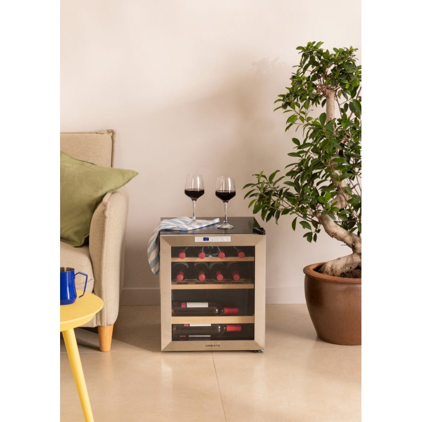 Cantinetta vino Wine 38 con ripiani in legno, led di serie superiore e  vetri fumè