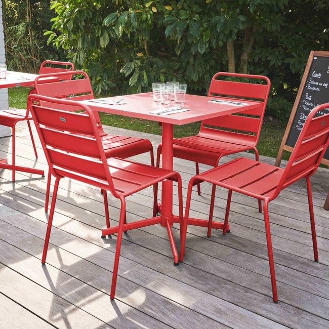 Tavolo da giardino quadrato e 4 sedie rosse
