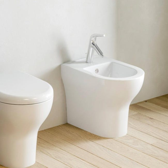 Bidet à poser au sol céramique affleurante salle de bains moderne  sanitaires Zentrum VitrA