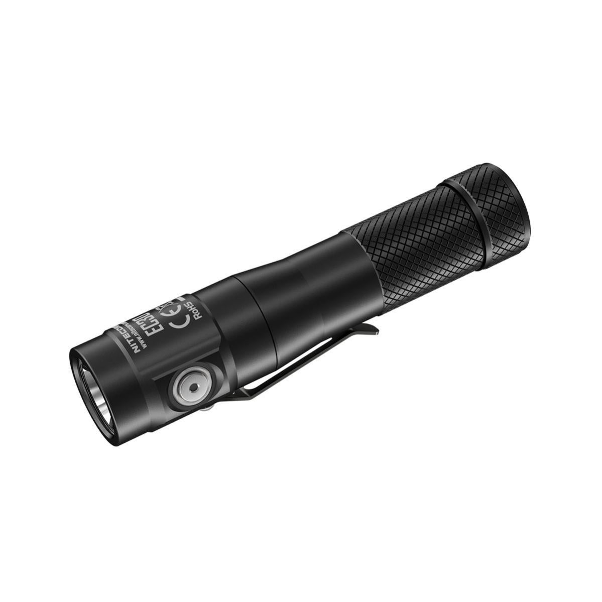 Lampe Torche Tactique NITECORE P18 - 1800 Lumens, Portée 182m, étanche IP56 - Neuf Sous Emballage