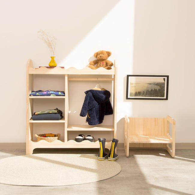 Armario abierto infantil Montessori de madera con baldas y colgador