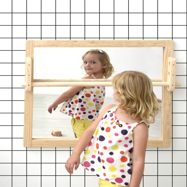 Miroir Montessori : pourquoi je l'ai adopté au quotidien