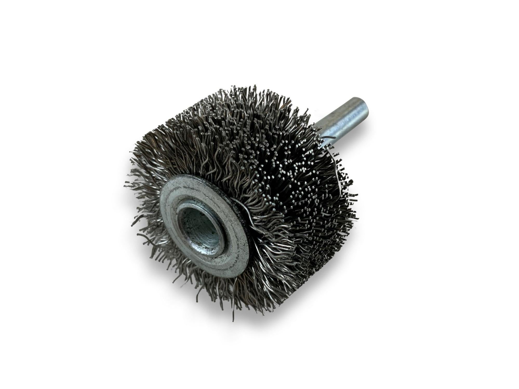 Brosse métallique et abrasive rotative pour machine