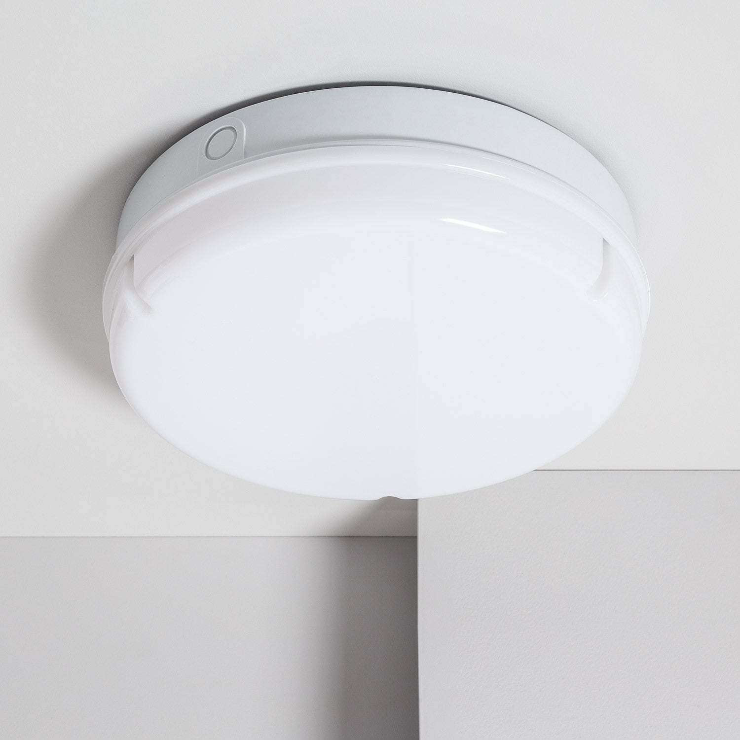 Plafonnier Led Extérieur Avec Détecteur De Mouvement Intégré Plafonnier LED Éxtérieur Rond 24W Hublot IP65 Ø285 mm avec Détecteur de Présence PIR et Éclairage de Sécurité Blanc Froid 6500K | Leroy Merlin