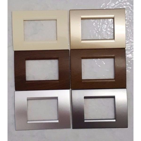 Plaques Compatibles Living Light Pour BTICINO - Kit Blanc Et Noir - Neuf Sous Emballage