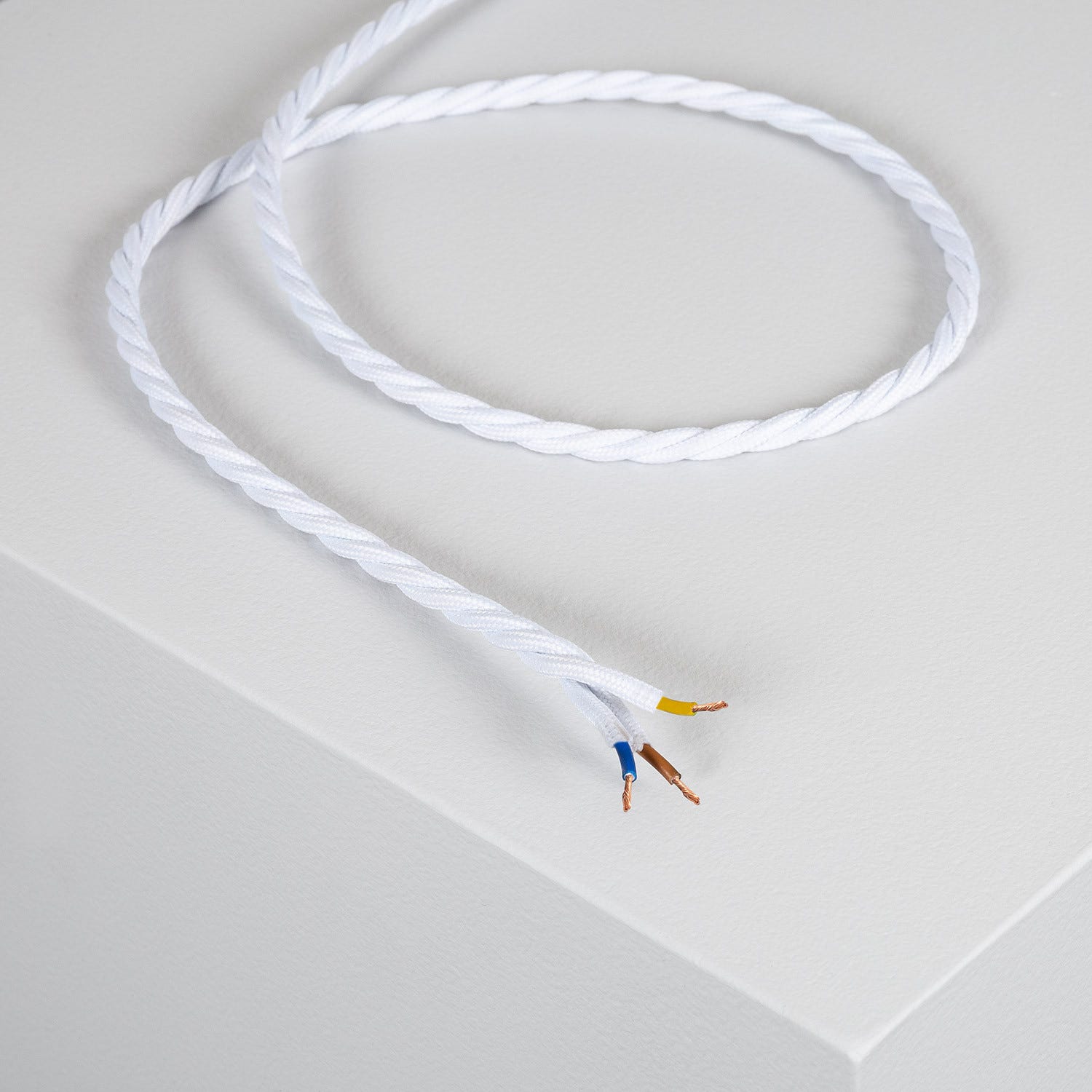 Fixation Cable Electrique Sur Charpente Metallique Câble Électrique Textile Tressé Blanc 1m | Leroy Merlin