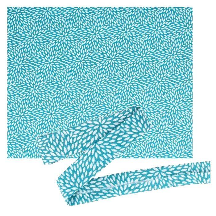 Tissu 55 x 45 cm & biais de couture 3 m x 2 cm - Bleu clair à pétales  blancs - Artemio