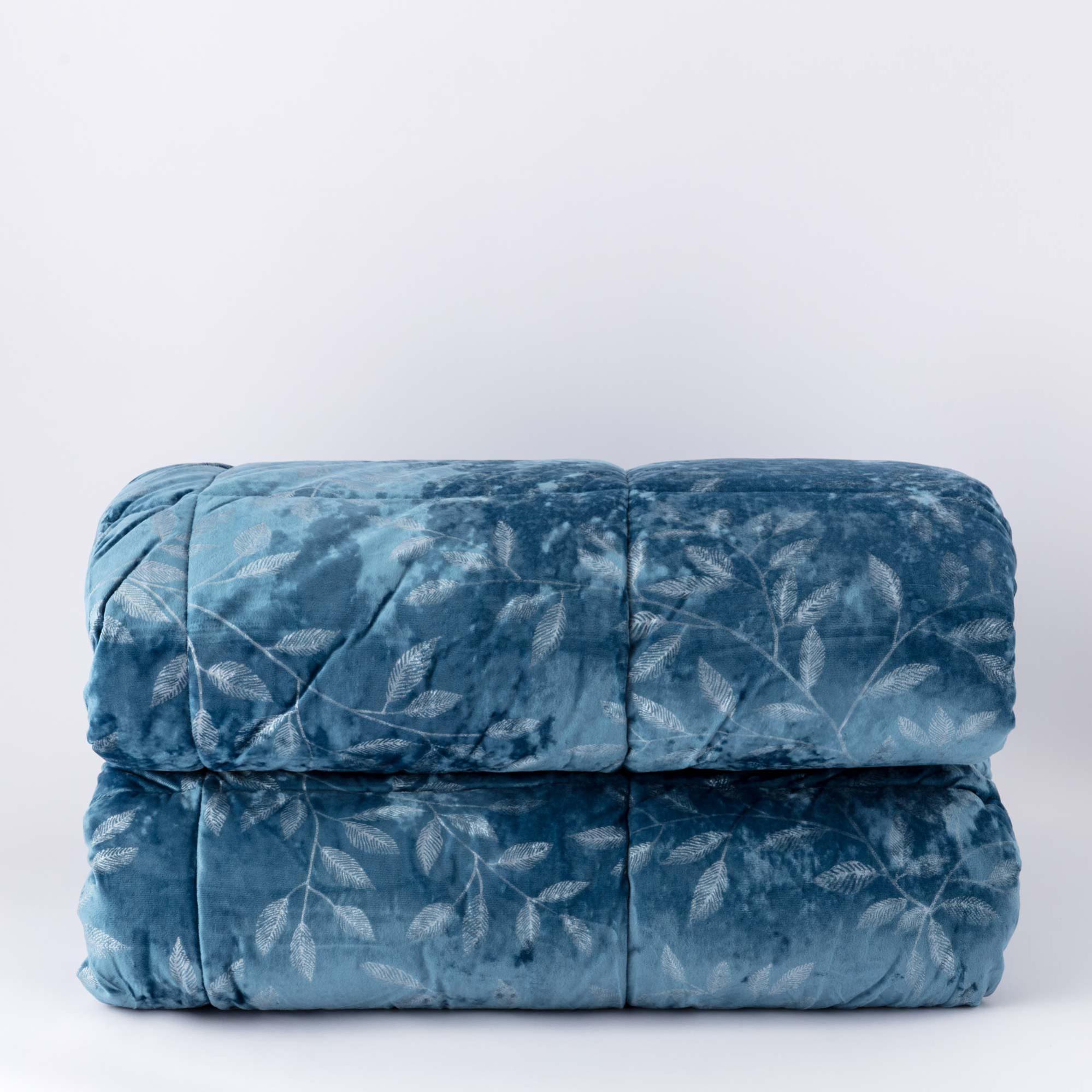 Trapuntino Matrimoniale Kasanova 250x260 Cm – Motif Pétales Bleus, Fabriqué En Italie