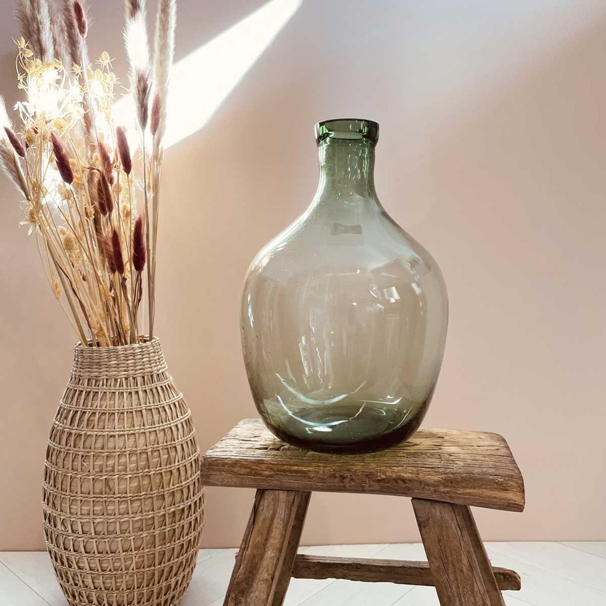 Vase ou dameJeanne en verre recyclé coloris vert clair House Doctor