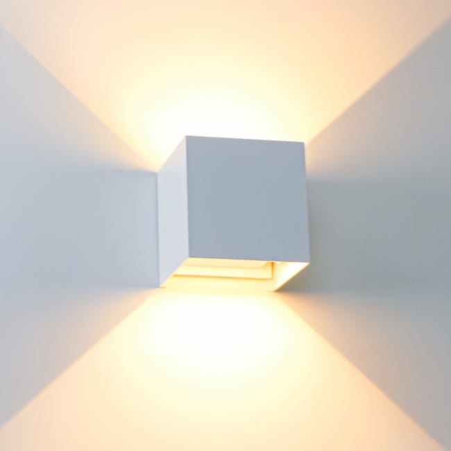 explique sacudir Inflar Aplique exterior LED WallCube luz pared haz ajustable IP65 color blanco |  Leroy Merlin