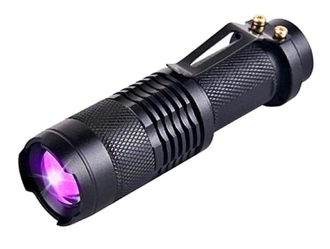 DARKBEAM Lampe torche UV, SK68 UV 395nm LED Lampe de poche, avec clip, résistant à l'eau, détection de vêtements pour animaux de compagnie/urgence, urine des animaux domestiques DARKBEAM Lampe torche UV, SK68 UV 395nm LED Lampe de poche, avec clip, résistant à l'eau, détection de vêtements pour animaux de compagnie/urgence, urine des animaux domestiques