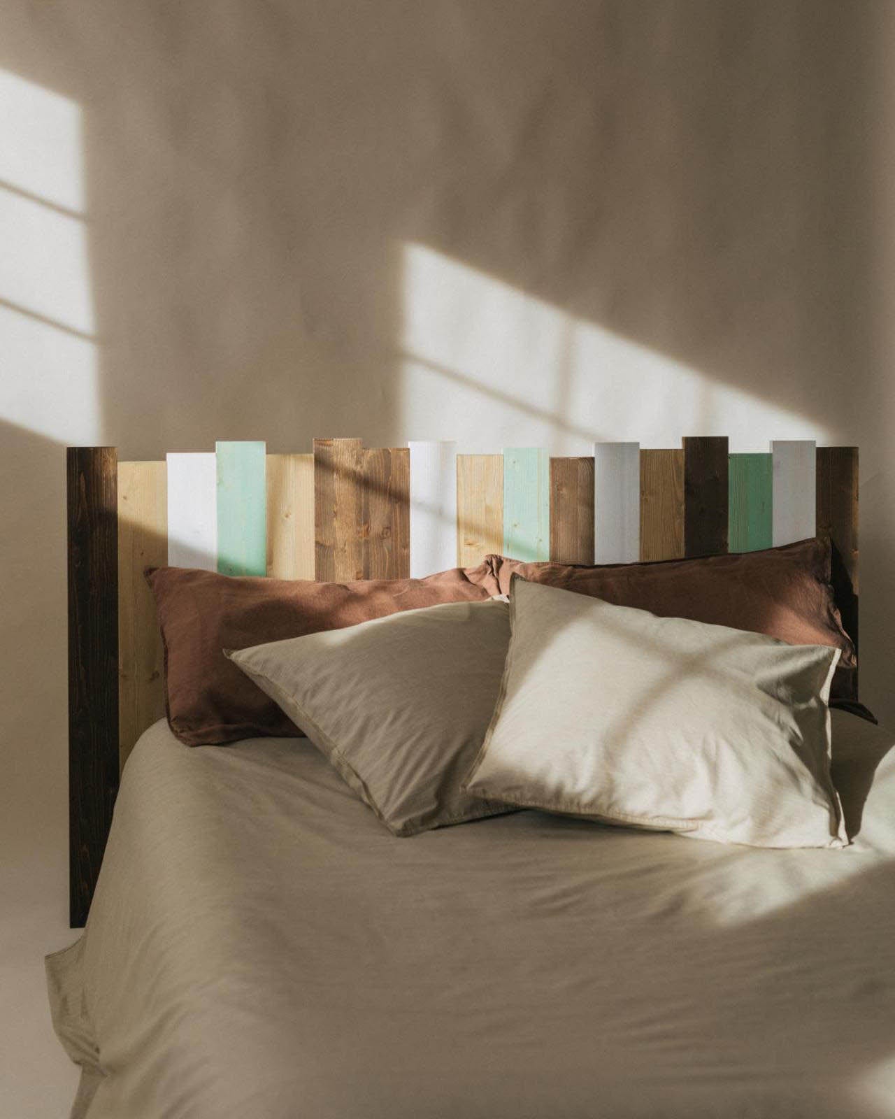 DAKARI Cabecero de cama de madera multicolor para cama 150 cm