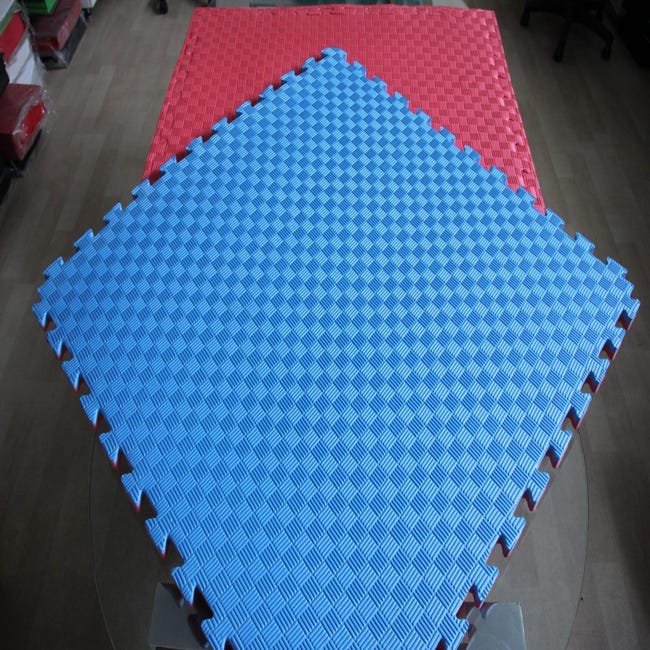 Suelo tatami puzzle grosor 4 cm. plancha de 1 m x 1 m. borde liso  (desmontable) (rojo/azul)…