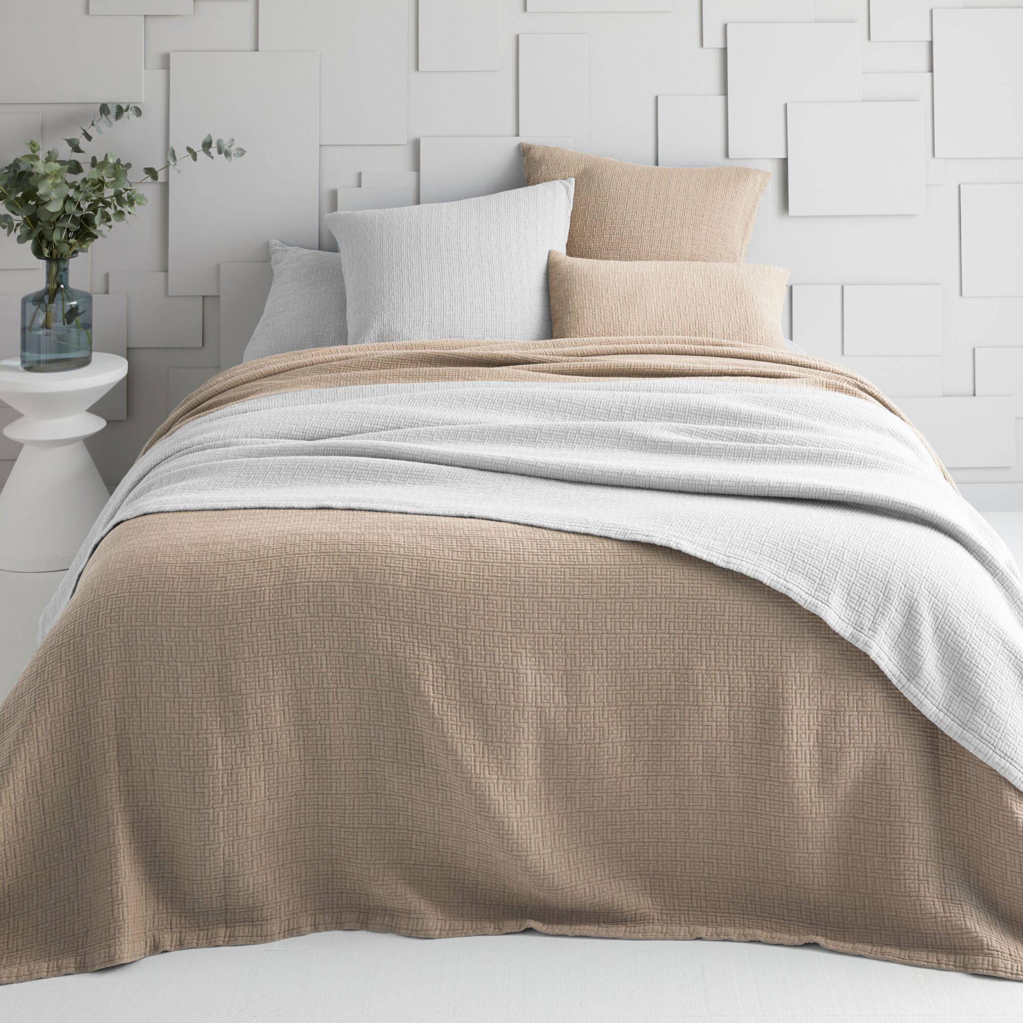 Couvre-lit Matelassé En Coton Blanc 250x270 Cm - Parure 3 Pièces Avec 2 Taies D'oreiller - Style Boutis Luxe - 4