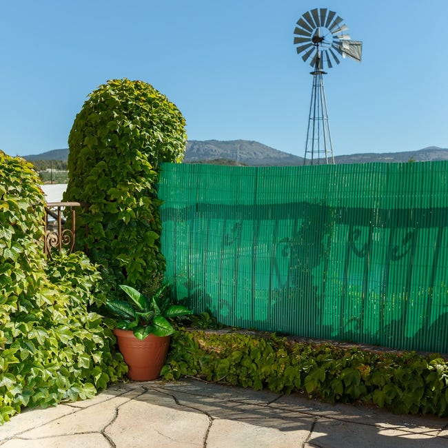 Cañizo PVC verde (media caña) - Separación y Ocultación ⎜ Gardeneas