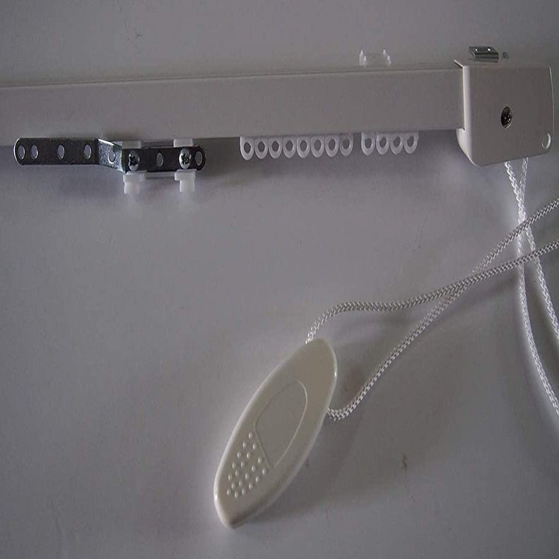 Binario Scorritenda Lineare da Soffitto in Alluminio Bianco con Movimento a  Corda Apertura Centrale - Riloga Bastone per Tenda 220cm