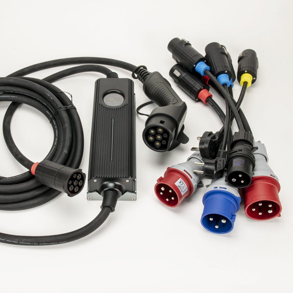 Câble de recharge voiture électrique type 2 vers CEE bleu P17