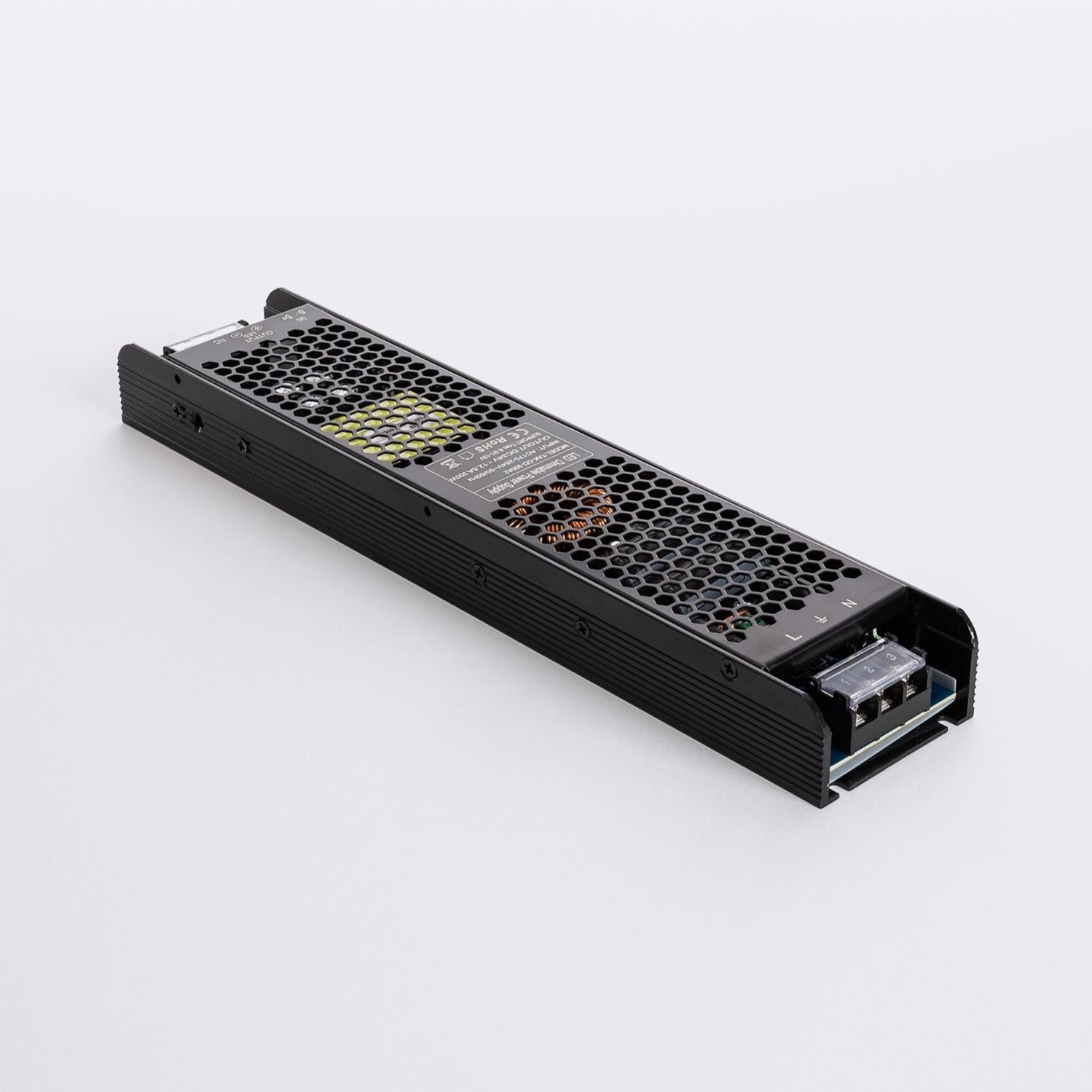 FSP GROUP INC. FSP300-60THA (1PF) avec bloc d'alimentation 300 W #NT694