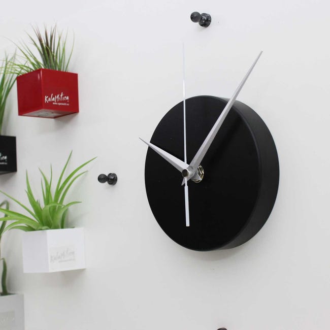 KalaMitica - Horloge Magnétique Ronde, Noir Mat - Pour Tableaux Magnétiques  et Surfaces en Acier Ferritique, Design Moderne - Ø 12 x 3,5 cm