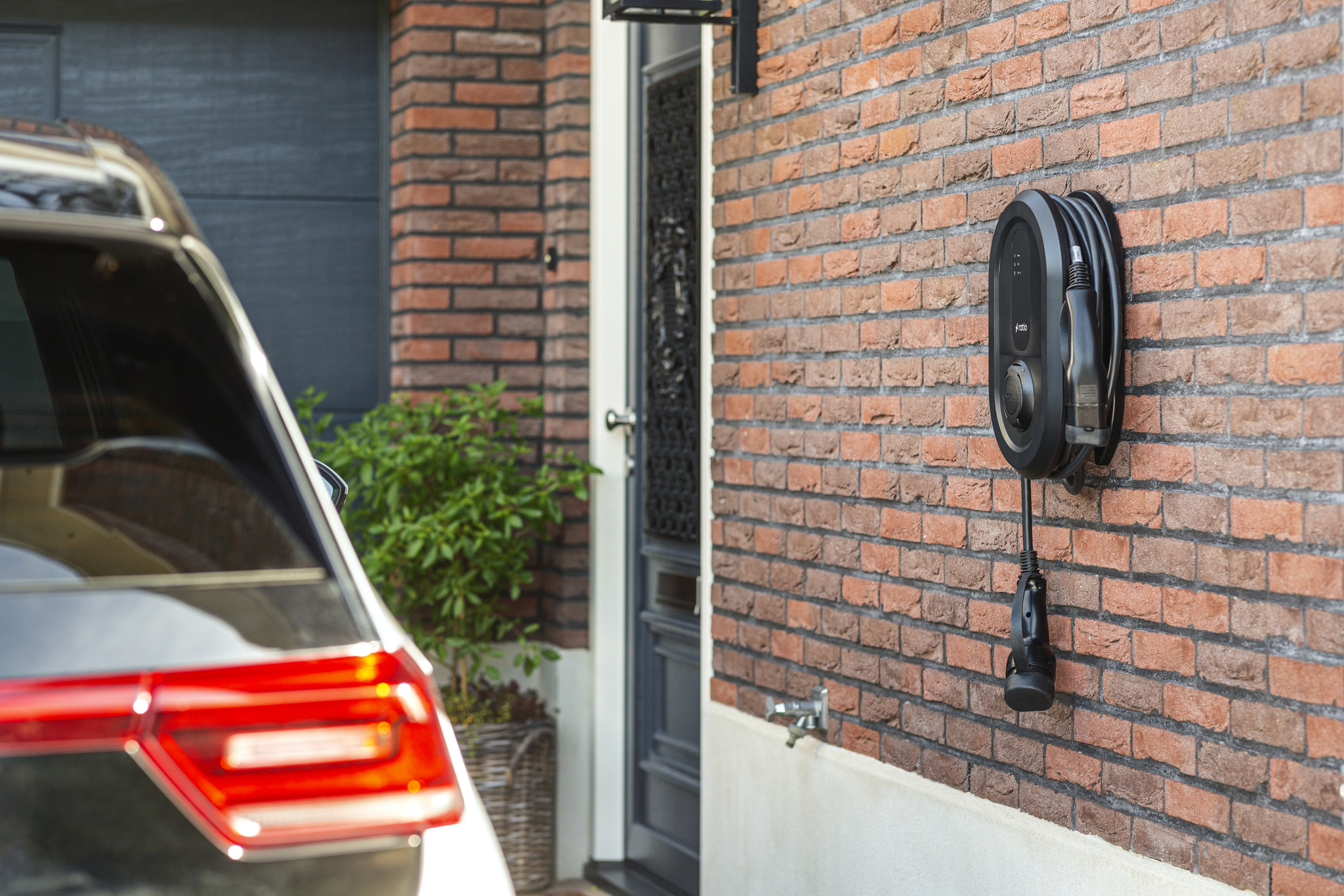 Borne de recharge solaire Ratio Solar - Prise- 7,4 kW - 3