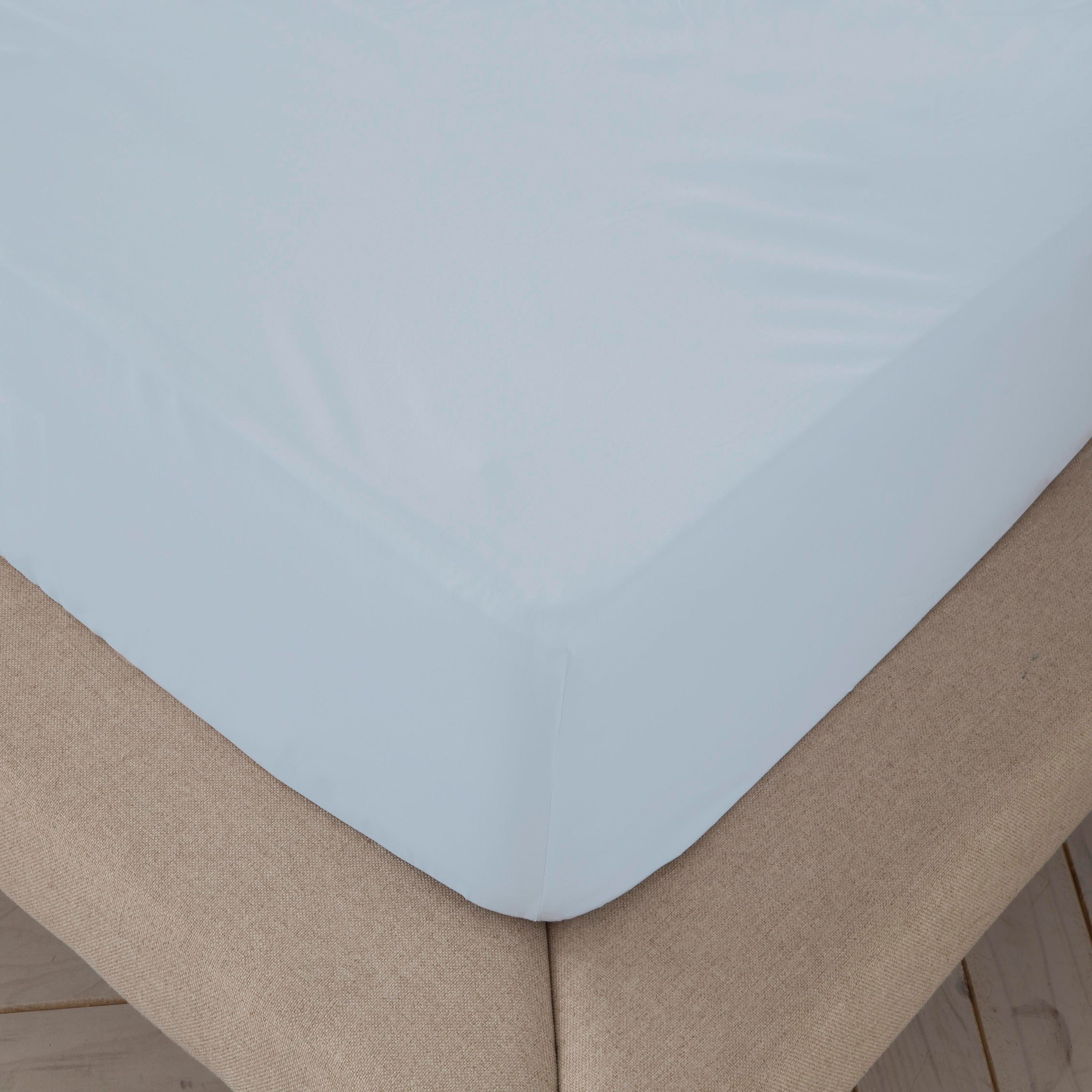 Sábana bajera ajustable lisa Celeste cama 150 cm - 150x190/200 cm, 100%  algodón.