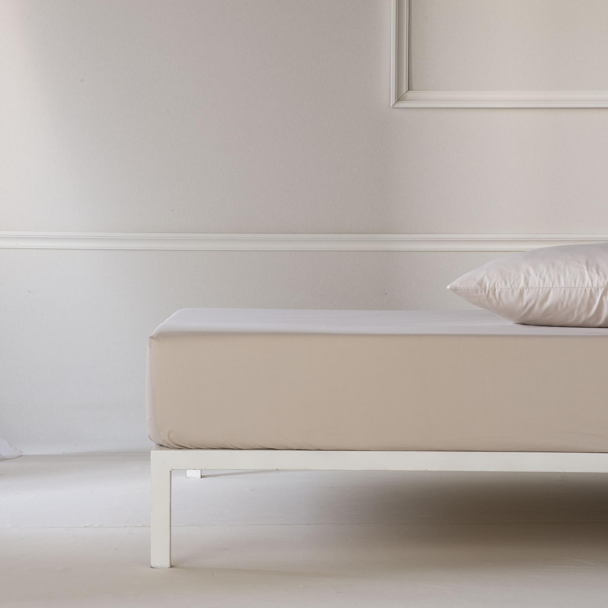 Sábana bajera ajustable lisa arena cama 160 cm - 160x200 cm, algodón 200 hilos.