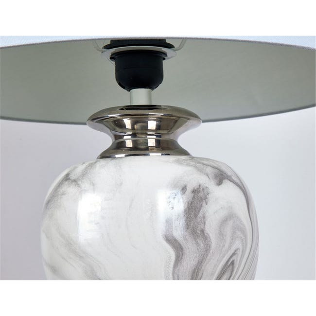 Lámpara de mesa Cassy, pie blanco tulipa tela gris