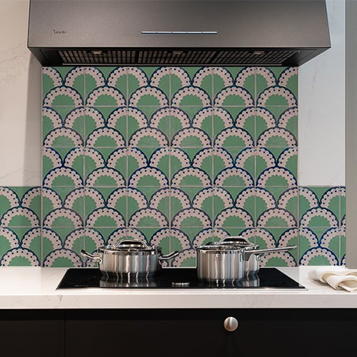 Panel antisalpicaduras de aluminio ignífugo satinado para cocina, Lisboa  840x700mm Babouche