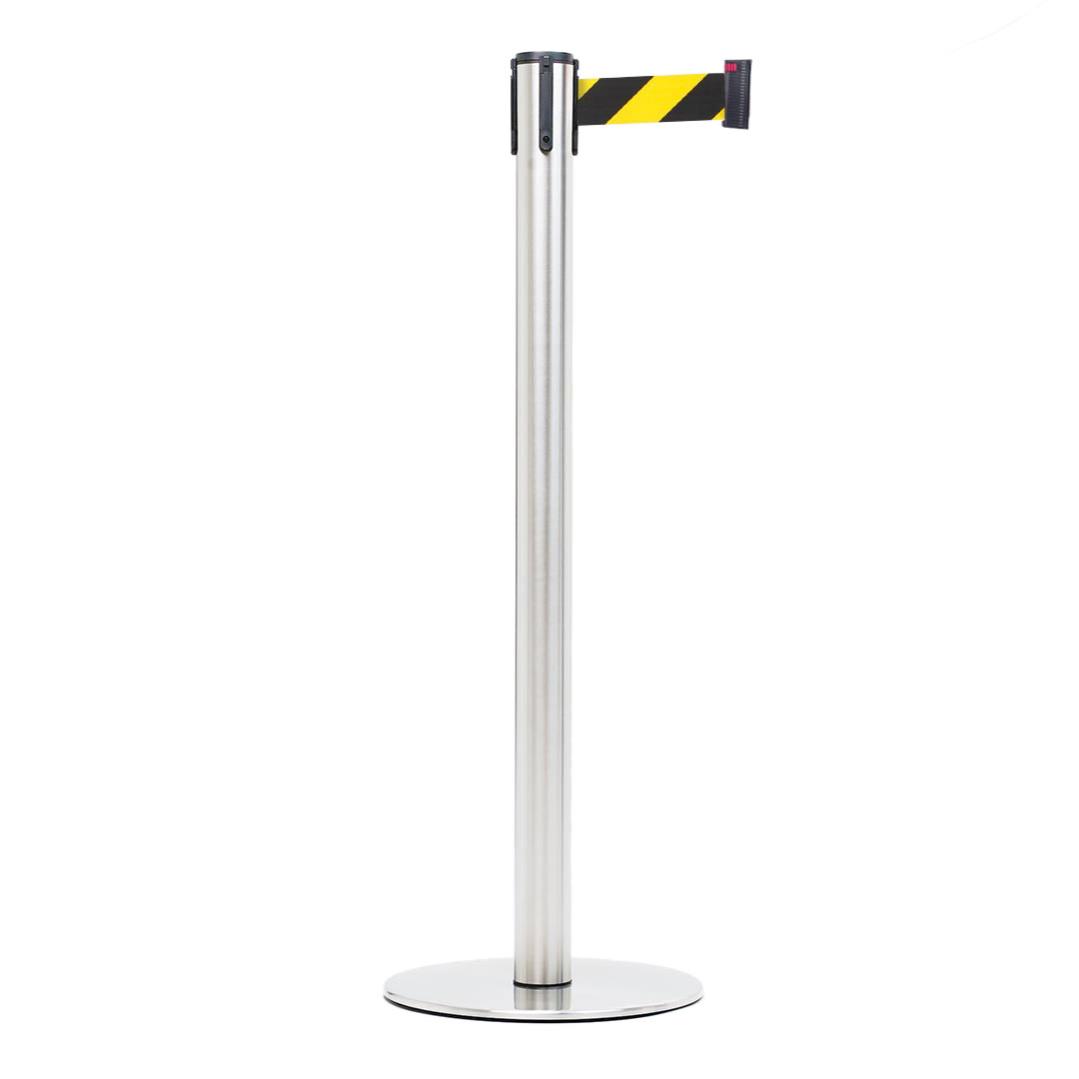 Danieli store | poste separador de acero cepillado con cinta extensible hasta 3 mt | base plana y cinta amarilla/negra 3 mt