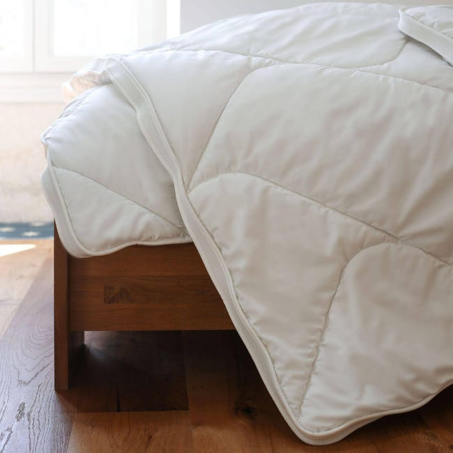 Couette chaude traitée anti-acariens 240 x 220 cm Domédia, une marque Intermarché - Intermarché Couette chaude traitée anti-acariens 240 x 220 cm Domédia, une marque Intermarché - Intermarché