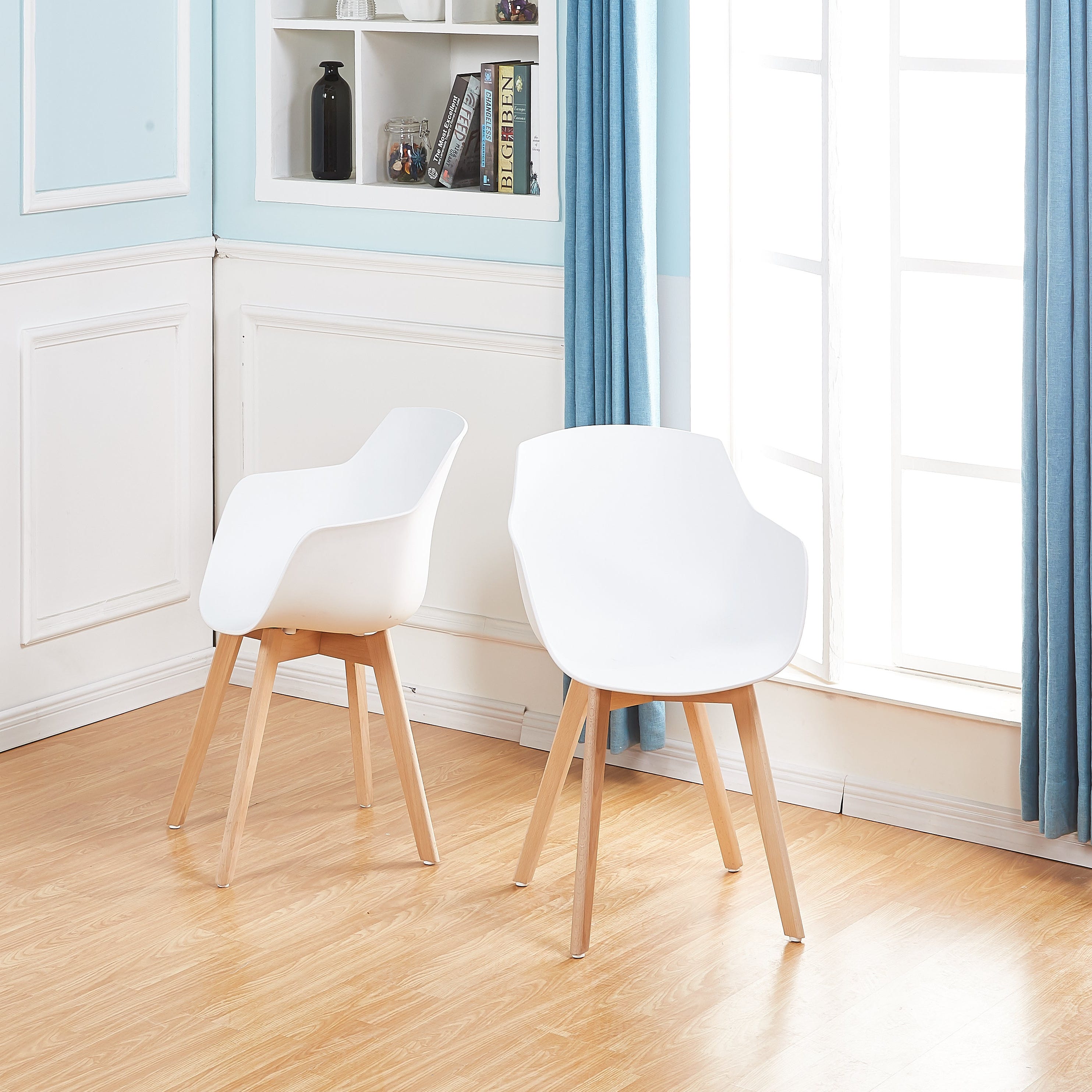 Chaise blanche et bois de Hêtre pour salle à manger