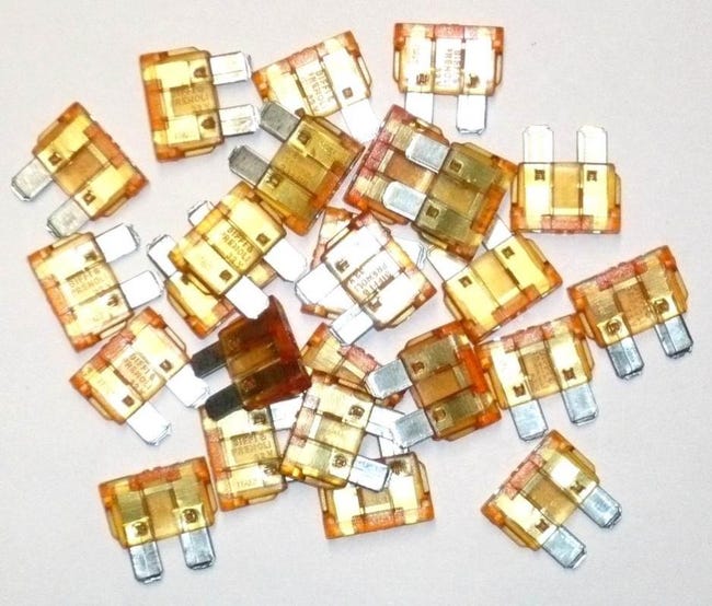 FUSIBLES ENFICHABLES 40 ampères SACHET DE 25 FUSIBLES Leroy Merlin FUSIBLES ENFICHABLES 40 ampères SACHET DE 25 FUSIBLES Leroy Merlin