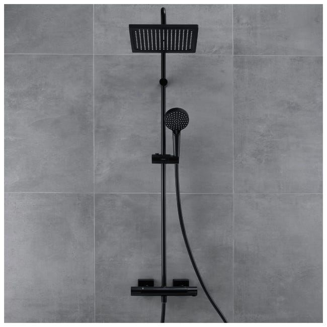 Hansgrohe Barra de ducha Vernis Shape 230 de 1 chorro con mezclador  termostático, negro mate (26286670)
