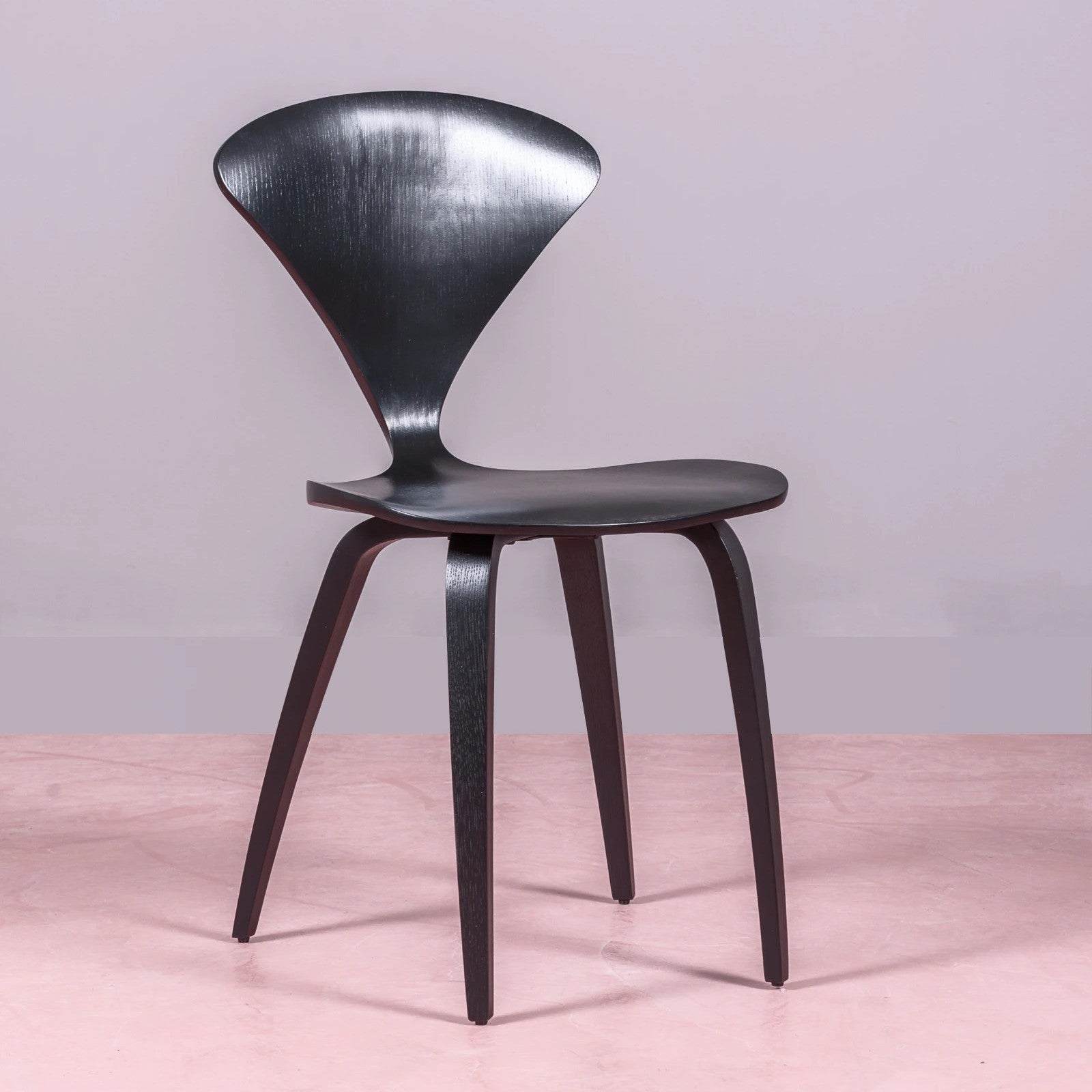 Silla de comedor escandinava en madera natural - cherner - nest dream - negro