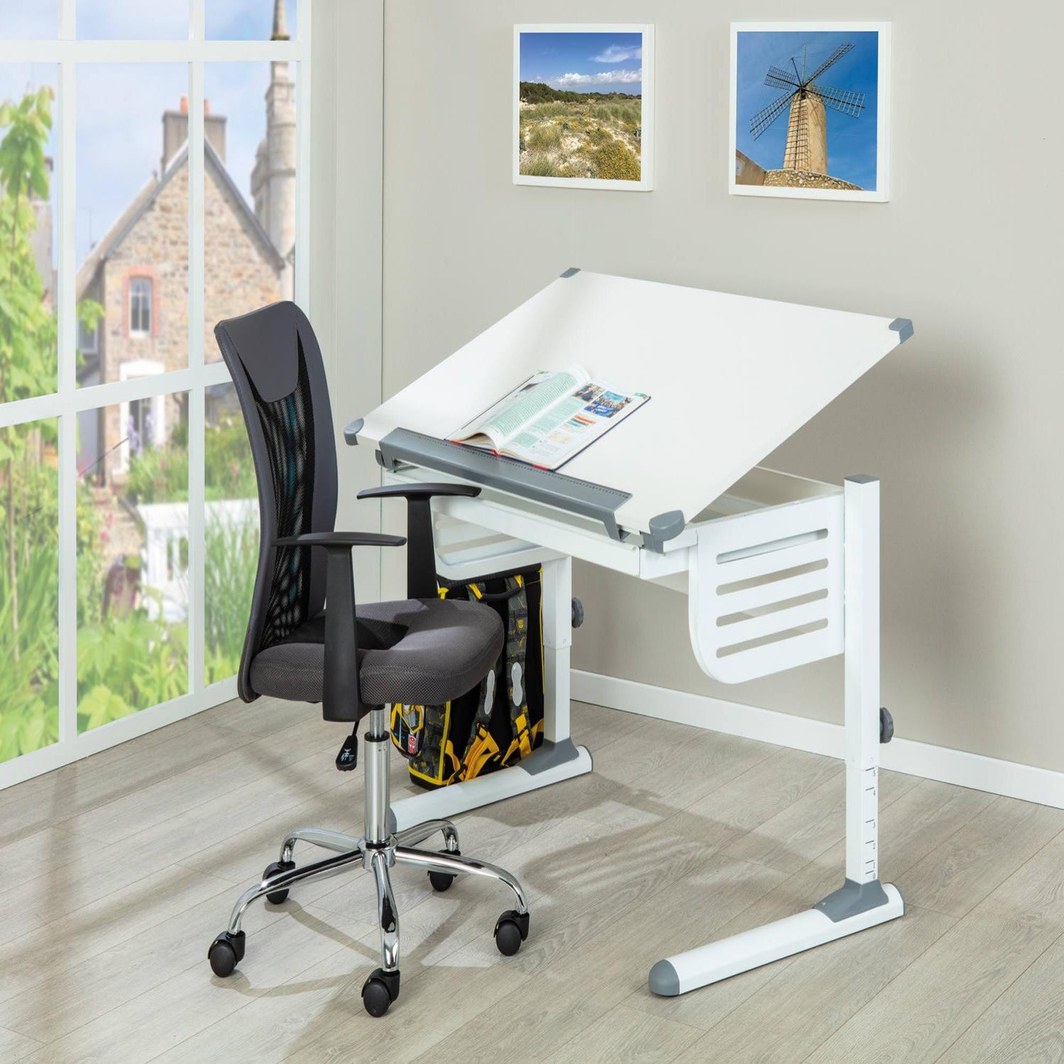 Scrivania Pieghevole Mobile Con Ruote, 68,3x53,3 Cm, Altezza Regolabile Da 75 A 111 Cm, Piano Inclinabile Fino A 90°, Colore Nero