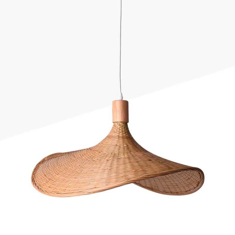 Lampada a Sospensione Di Vimini Asiatica Immagine Stock - Immagine di bambù, luce: 100561279
