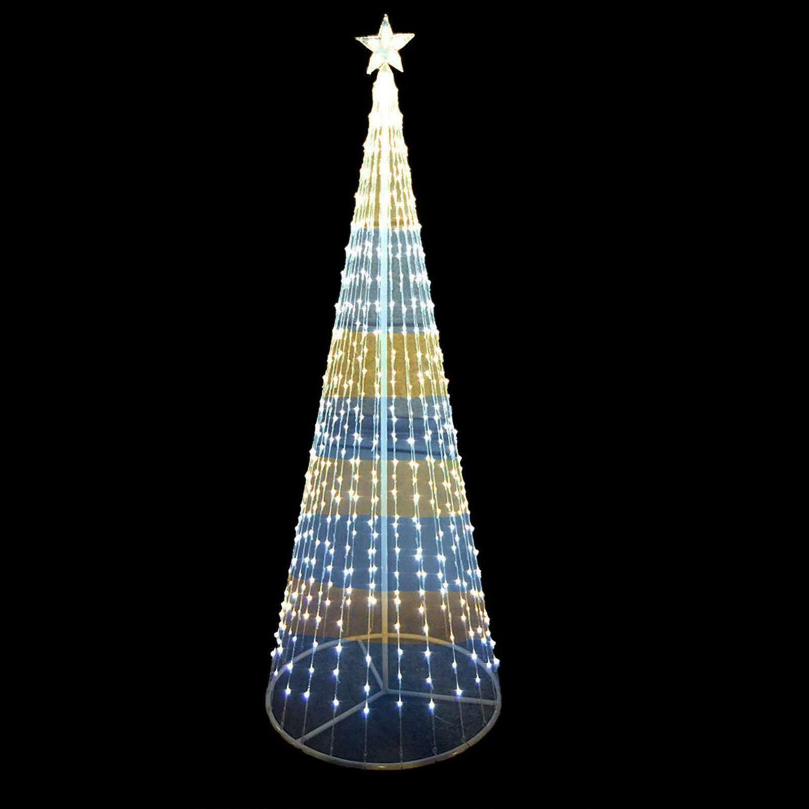 Albero di Natale a Cono con luci LED fino a h 2,40 m per ambienti interni