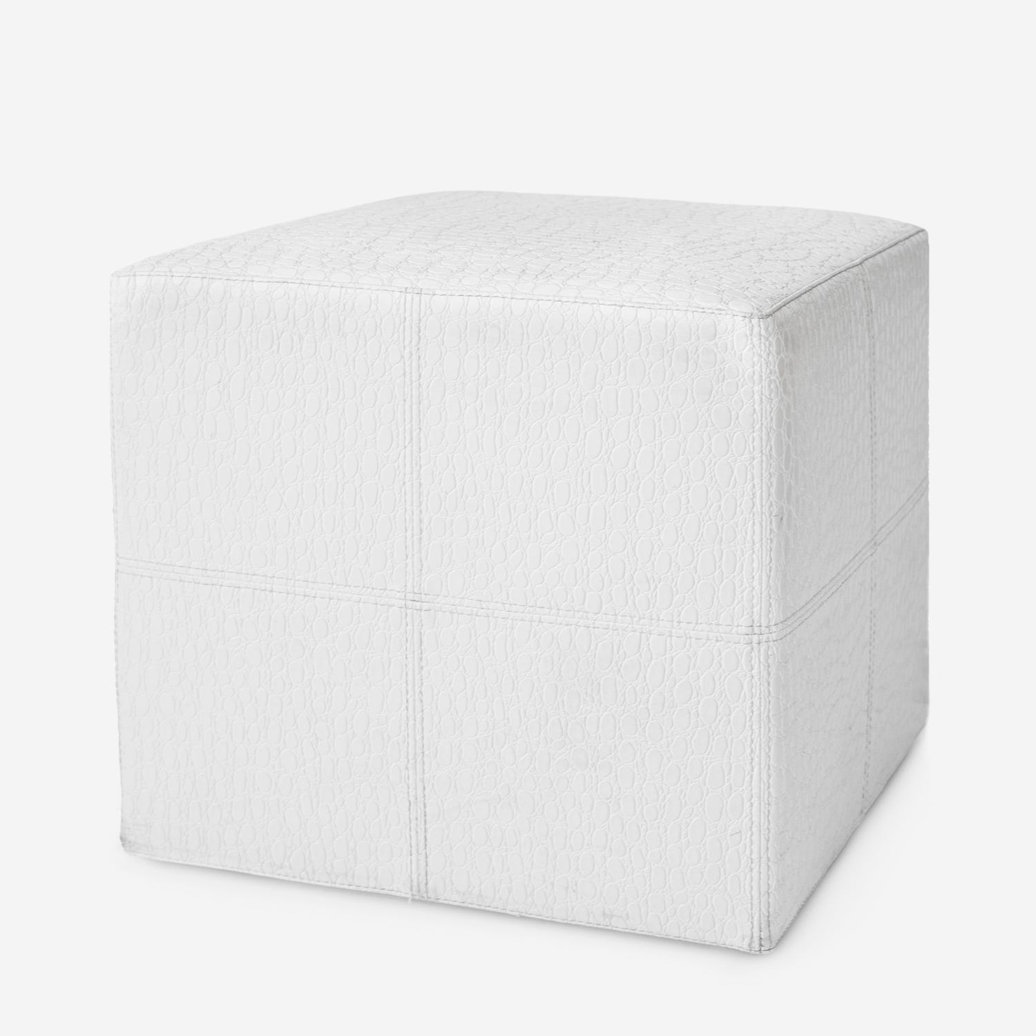 Puff de estetica con forma cuadrada , tapizado en polipiel de color blanco