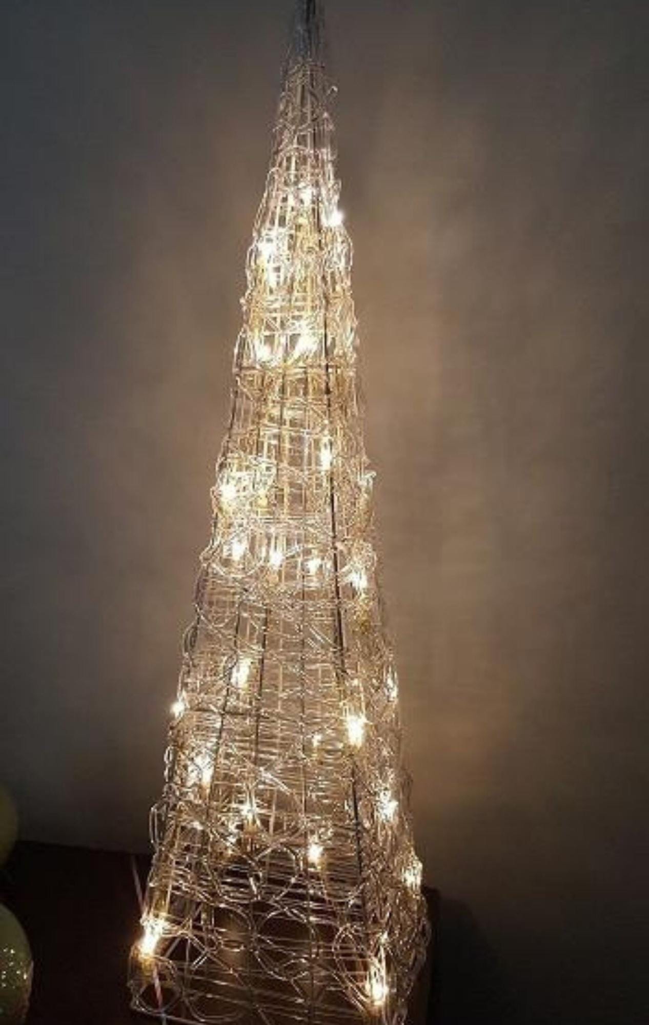 Albero Di Natale Con Luci Bianche