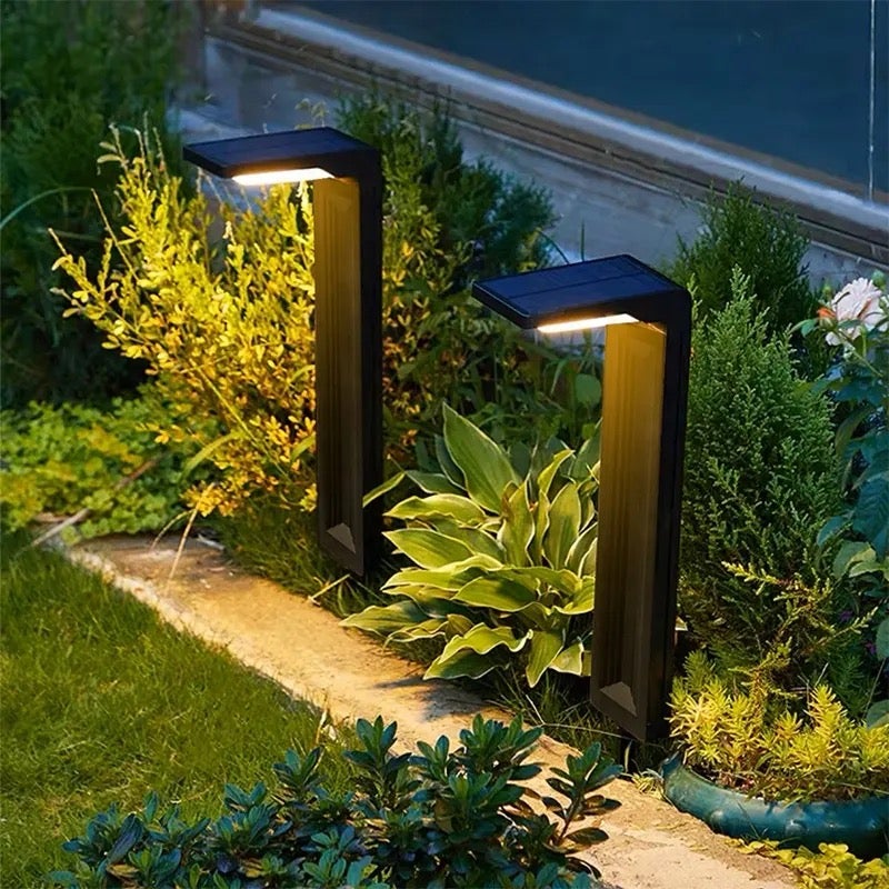 Lampione da terra a led da esterno con pannello solare da giardino con  picchetto sensore crepuscolare luce calda