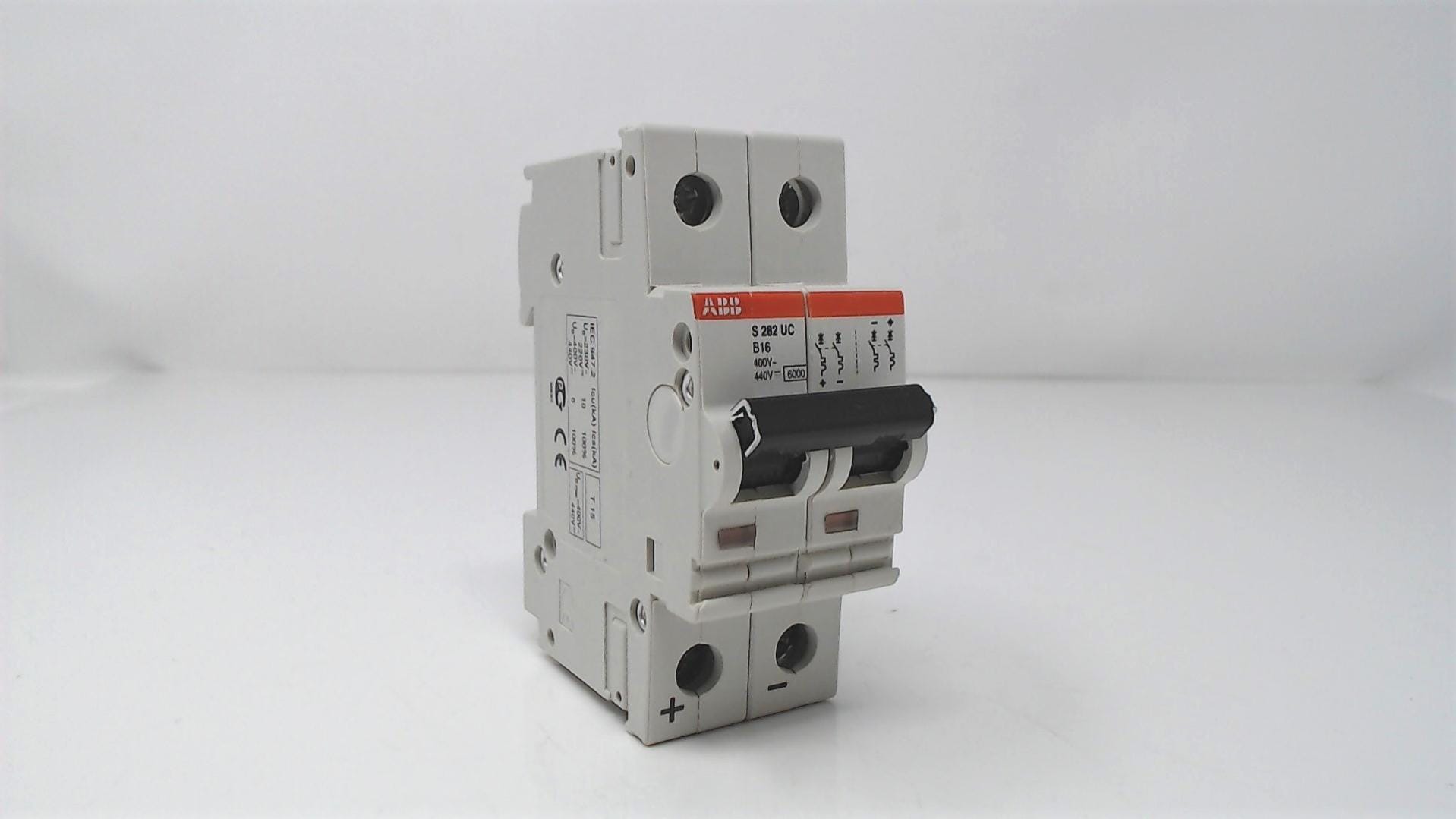 Abb s282-uc b16 interruttore automatico 2 moduli ef 713 1 - Nuovo ...