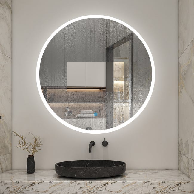 Specchio bagno: rotondo, quadrato o con luce annessa?