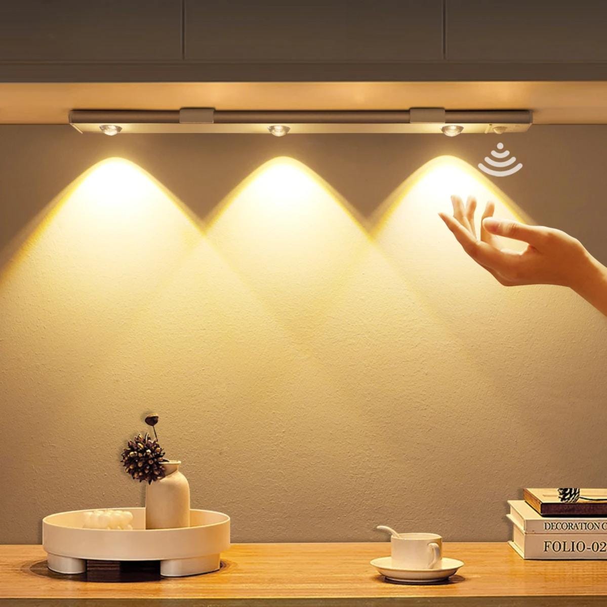 Lampe Placard LED Detecteur de Mouvement, Reglette LED Cuisine Sous Meuble  2 en 1 Rechargeable USB
