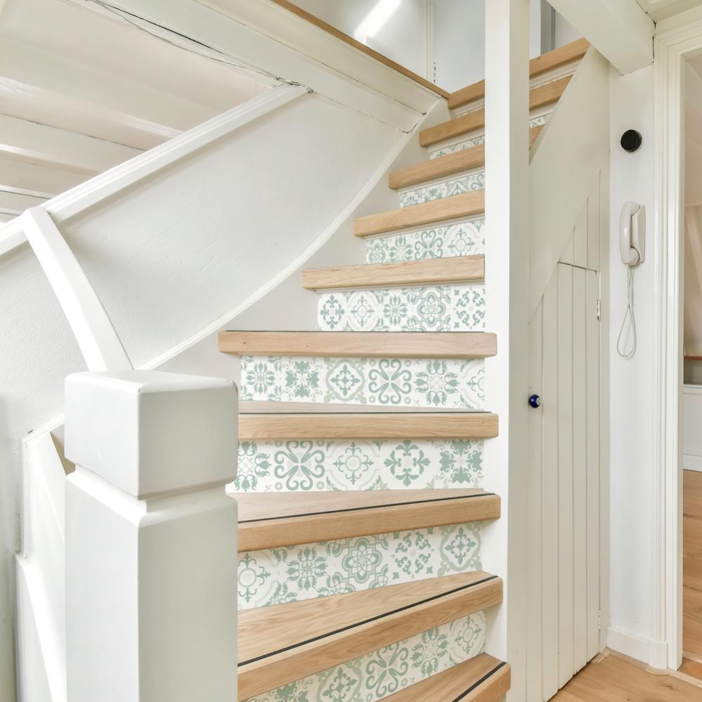Contremarche Adhésive Escalier - Blanc Mat - 1 Mètre - Autocollant Décoratif - Relookage Facile - Made In France