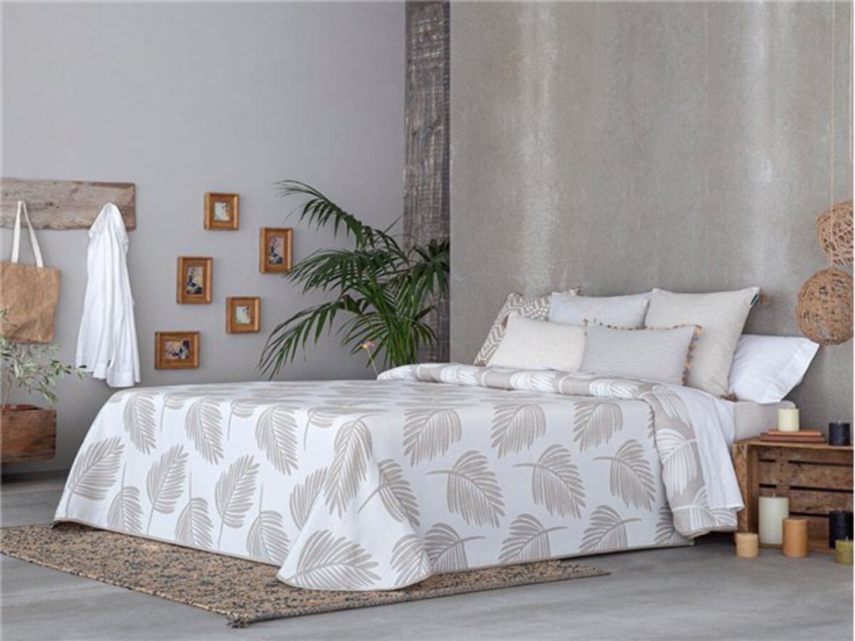 Colcha reversible oropesa para primavera y verano. color beig. para cama de 135 cm
