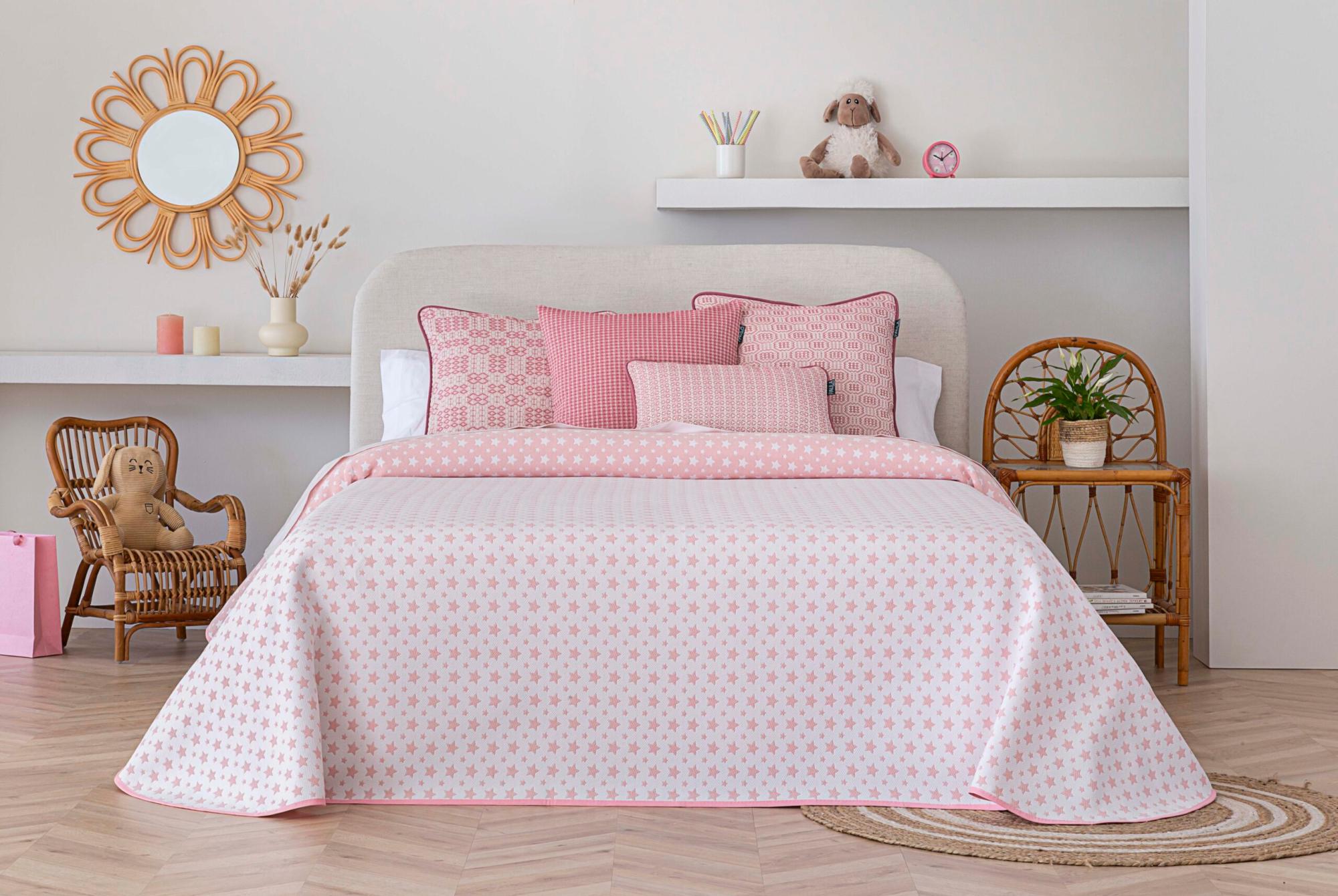 Colcha infantil jacquard reversible cometa estrellas para primavera - verano. color rosa. para cama de 105 cm