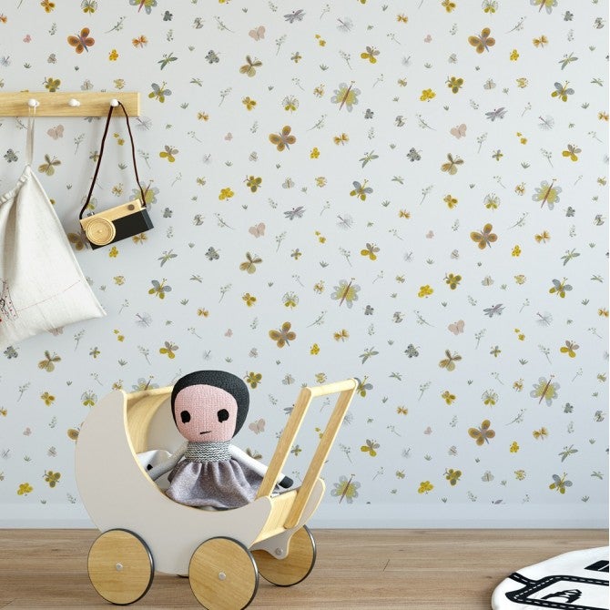 Papel pintado mariposas pintados a la acuarela estilo infantil rollo 10m x 0,52m