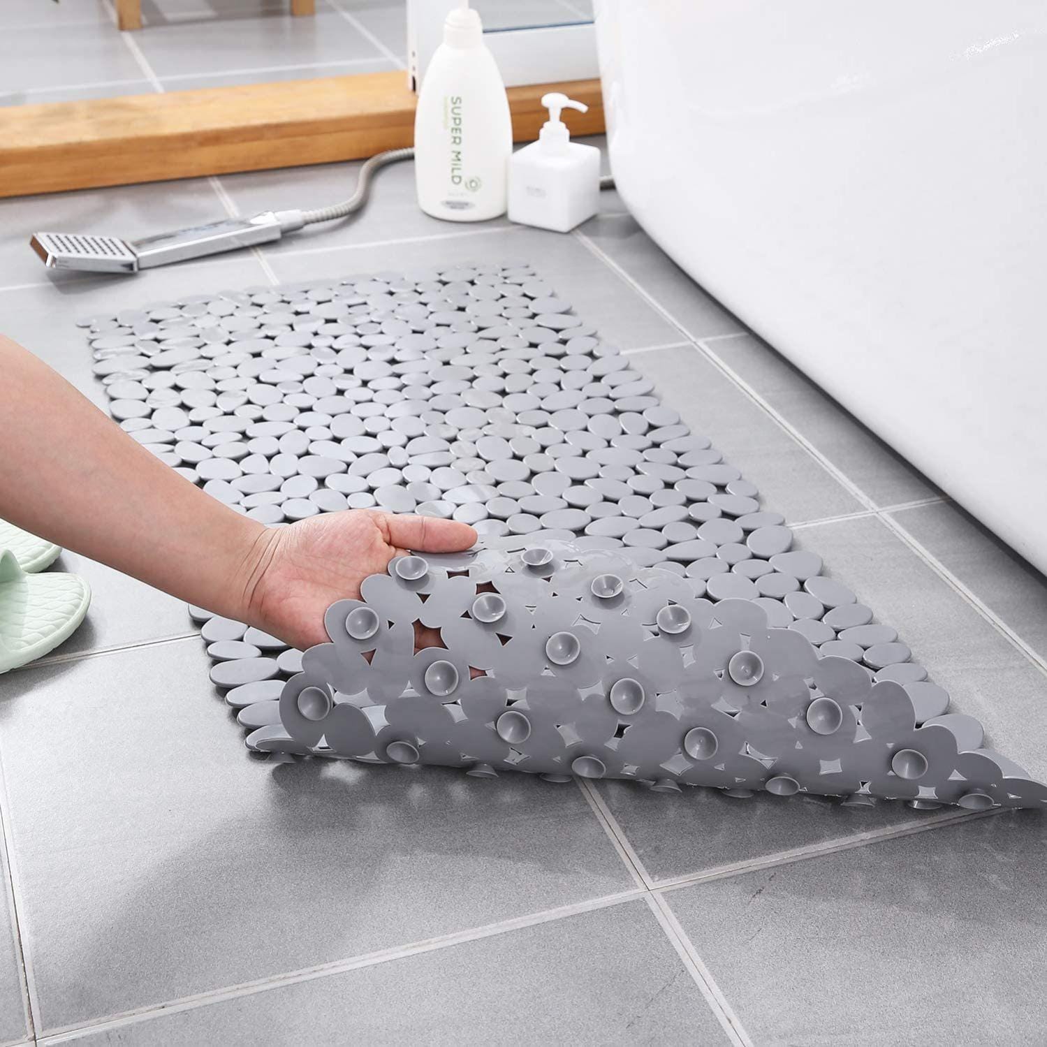 Tapis de bain antidérapant 103 x 40 cm se pose au fond de la baignoire Tapis de bain antidérapant 103 x 40 cm se pose au fond de la baignoire
