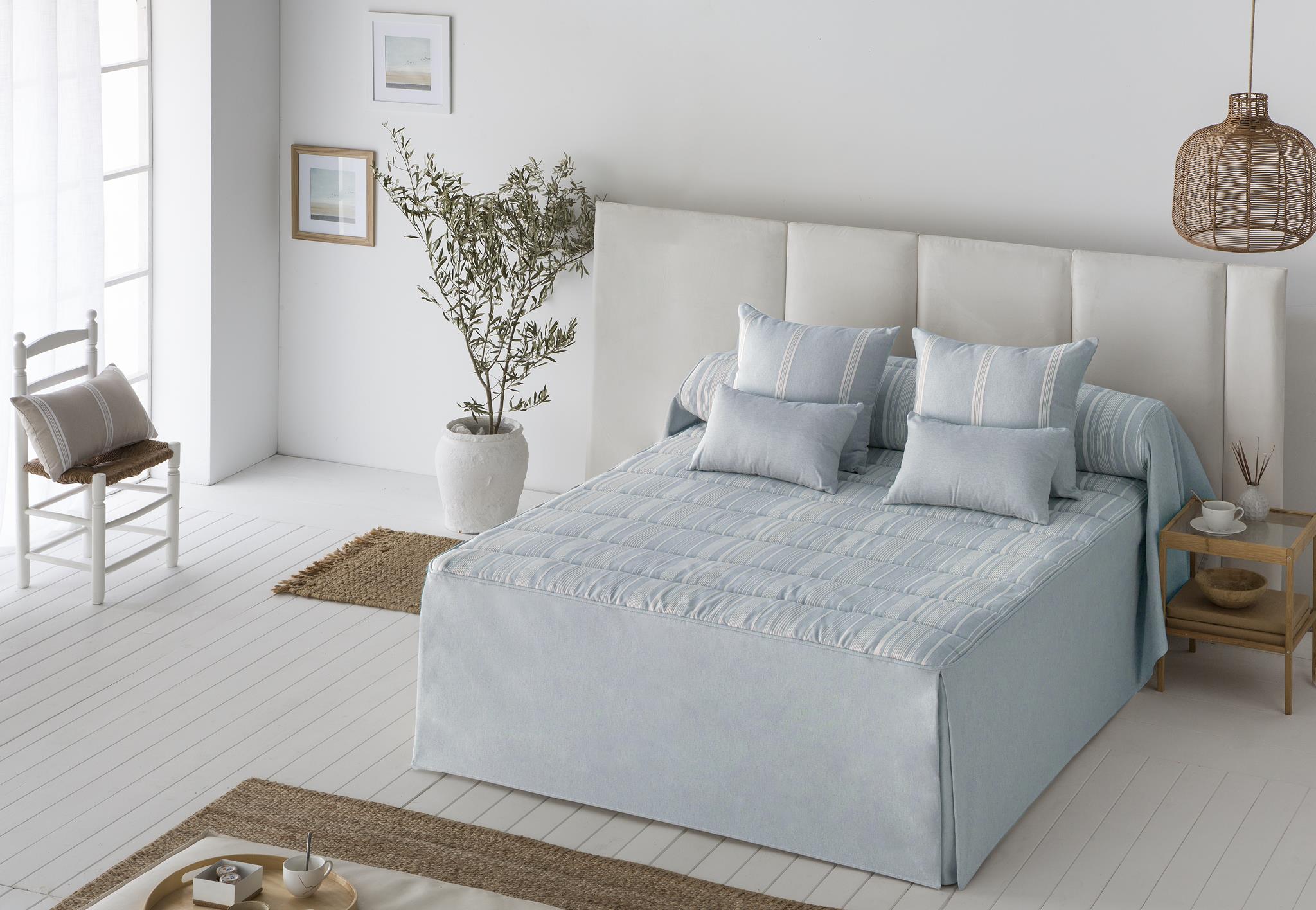 Colcha edredón con volante y relleno 240 gr soller azul para cama de 150 cm